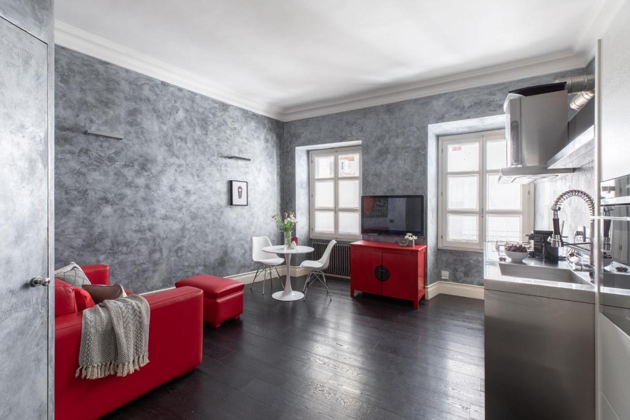 Iflat A Sparkle Of Red In Trastevere Roma Exterior foto